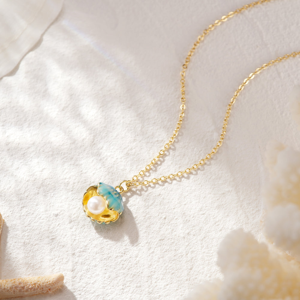 Summer Adjustable Gold Enamel Seashell Pendant Necklace