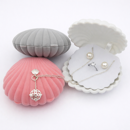 Shell-Shaped Velvet Jewelry Box